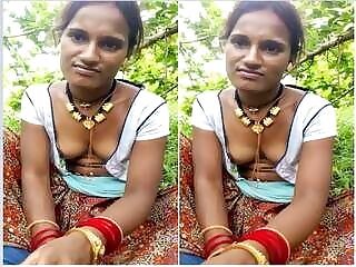 Exclusive Masturbating Desi Bhabhi outdoors