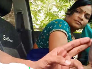 Desi Bhabhi Giving hot Blowjob to Lover in Car Hindi Audio