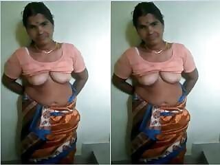 Desi Tamil Maid Shows Her Naked Body
